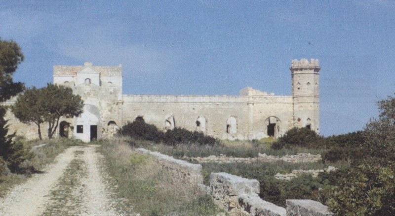 il vecchio sanatorio dentro la colonia penale di Pianosa